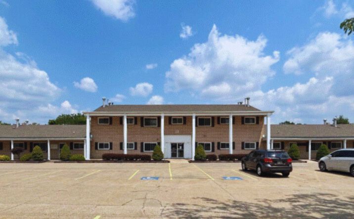 Pictures of Office property located at 215 E Waterloo Rd, Akron, OH 44319 for lease - image #1