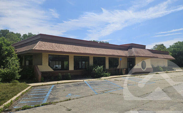 Pictures of Retail, Restaurant property located at 600 28th St SE, Grand Rapids, MI 49548 for lease - image #1