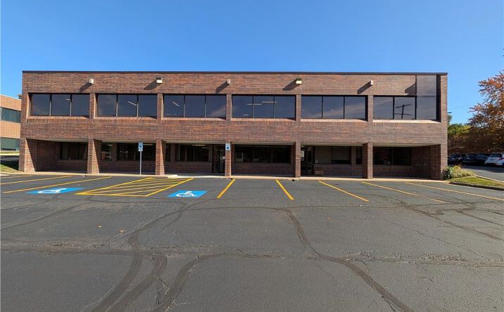 Pictures of Office property located at 8675 W 96th Street, Overland Park, KS 66212 for lease - image #1