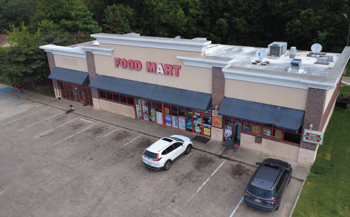 Pictures of Retail property located at 2450 Lakeshore Dr, Shreveport, LA 71103 for lease - image #1