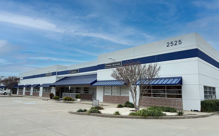 Pictures of Industrial property located at 2515 Tarpley Rd, Carrollton, TX 75006 for lease - image #1