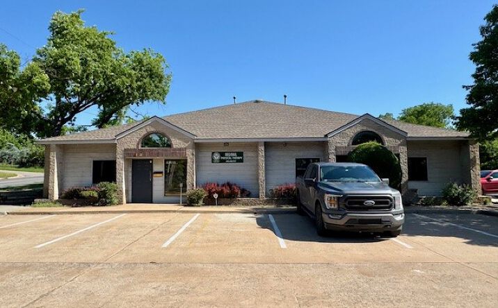 Pictures of Office property located at 501 E 15th St, Edmond, OK 73013 for lease - image #1