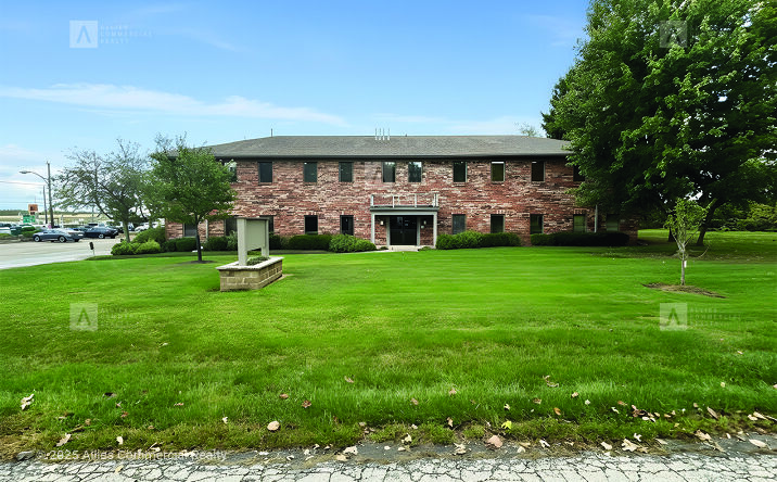 Pictures of Office property located at 9595 Whitley Dr, Indianapolis, IN 46240 for lease - image #1