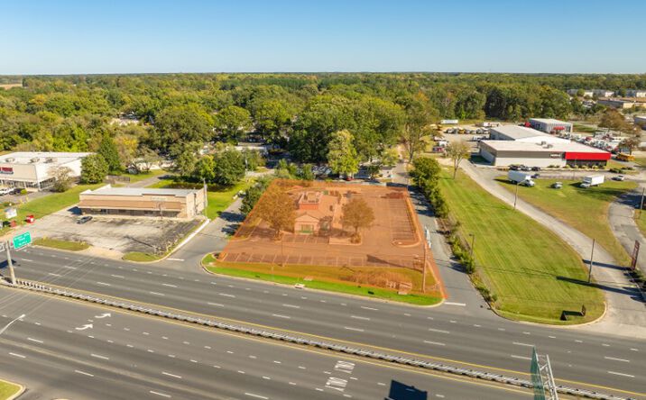 Pictures of Retail, Restaurant property located at 2413 N Salisbury Blvd, Salisbury, MD 21801 for lease - image #1