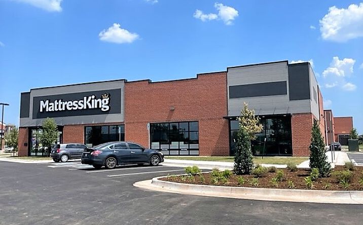 Pictures of Retail, Office property located at 3824 S Broadway, Edmond, OK 73013 for lease - image #1