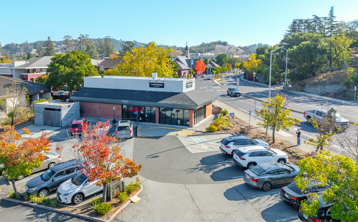 Pictures of Restaurant property located at 880 De Long Ave, Novato, CA 94945 for lease - image #1
