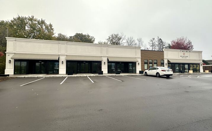 Pictures of Retail, Office, Restaurant property located at 872 Highway 55, Medina, MN, USA 55340, Medina, MN 55340 for lease - image #1