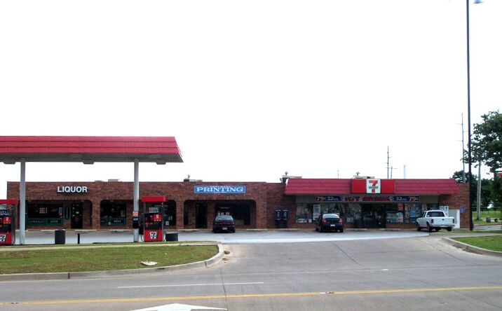 Pictures of Retail, Office property located at 2403 N Porter Ave, Norman, OK 73071 for lease - image #1