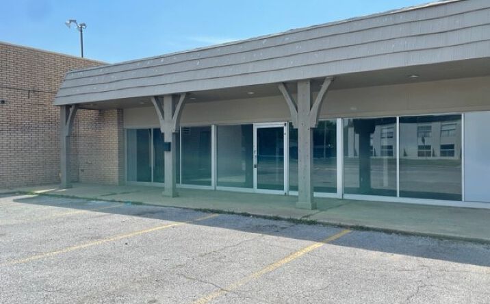 Pictures of Retail, Office property located at 2811 Dorchester Dr, Oklahoma City, OK 73120 for lease - image #1