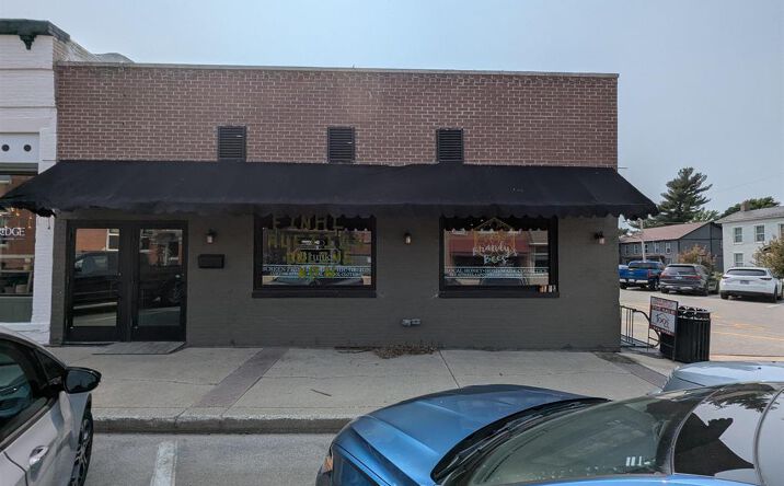 Pictures of Retail, Office property located at 122 N Main St, Washington, IL 61571 for lease - image #1