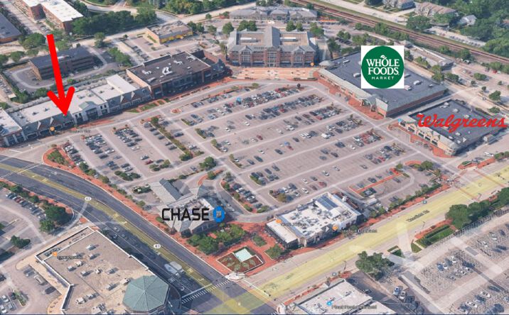 Pictures of Retail property located at 720 Waukegan Rd, Deerfield, IL 60015 for lease - image #1
