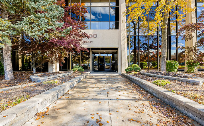 30100 Telegraph Rd, Franklin, MI 48025 | Crexi.com