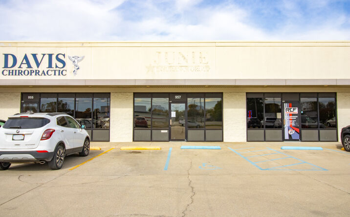 Pictures of Office property located at 957 E Washington St, Winchester, IN 47394 for lease - image #1
