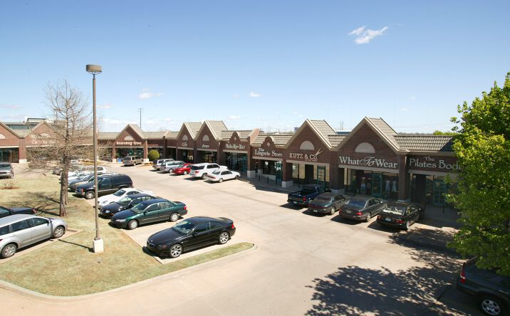 Pictures of Retail property located at 7632 N Western Ave, Oklahoma City, OK 73116 for lease - image #1