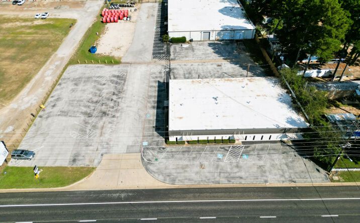 Pictures of Office, Industrial property located at 812-814 S Eastman Rd, Longview, TX 75602 for lease - image #1