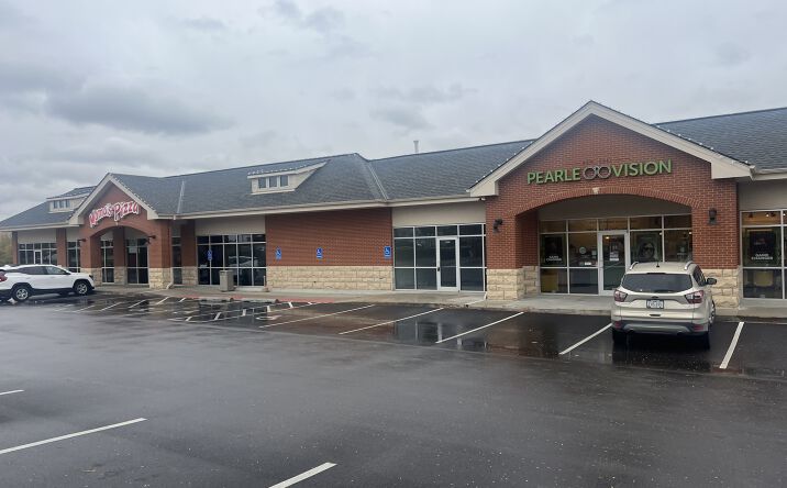 Pictures of Retail property located at 8146 S 96th St, La Vista, NE 68128 for lease - image #1