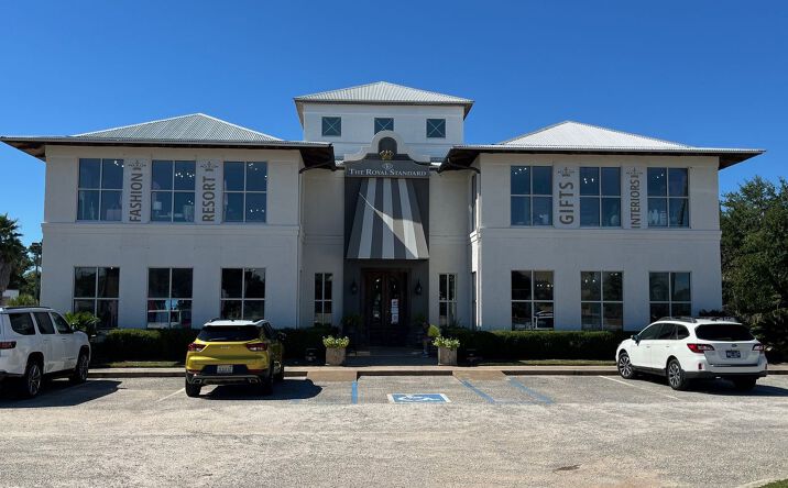Pictures of Retail property located at 3769 Gulf Shores Pkwy, Gulf Shores, AL 36542 for lease - image #1