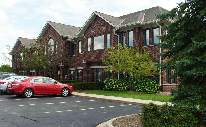 Pictures of Retail, Office property located at 19275 W Capitol Drive, Brookfield, WI 53045 for lease - image #1
