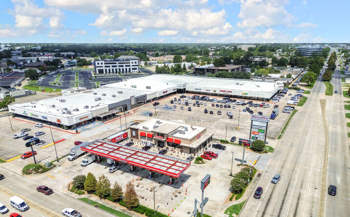 Pictures of Retail property located at 4520 S Sherwood Forest Blvd, Baton Rouge, LA 70816 for lease - image #1