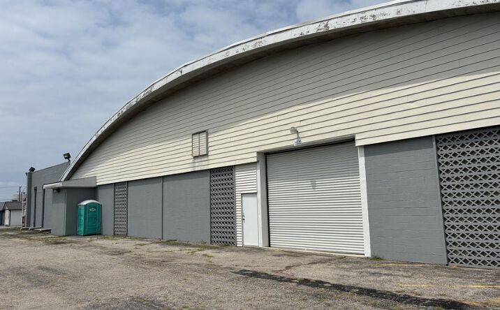 Pictures of Retail, Office, Industrial property located at 2305 M 139, Benton Harbor, MI 49022 for lease - image #1