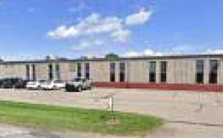 Pictures of Retail, Office, Industrial property located at 4295 N Roosevelt Rd, Stevensville, MI 49127 for lease - image #1