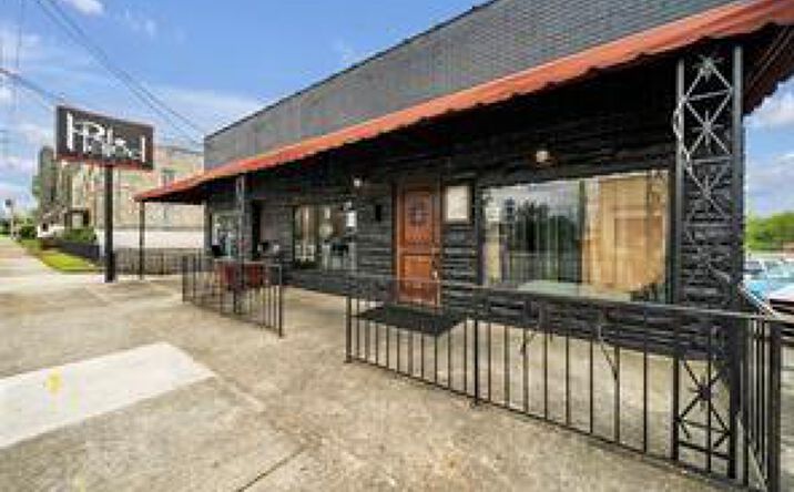 Pictures of Retail property located at 2805 E Point Street, Atlanta, GA 30344 for lease - image #1