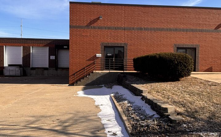Pictures of Industrial property located at 1537 Vermont St, Des Moines, IA 50314 for lease - image #1