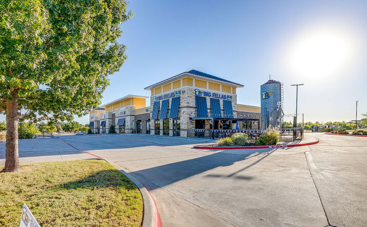 Pictures of Retail property located at 1826 Cannon Dr, Mansfield, TX 76063 for lease - image #1