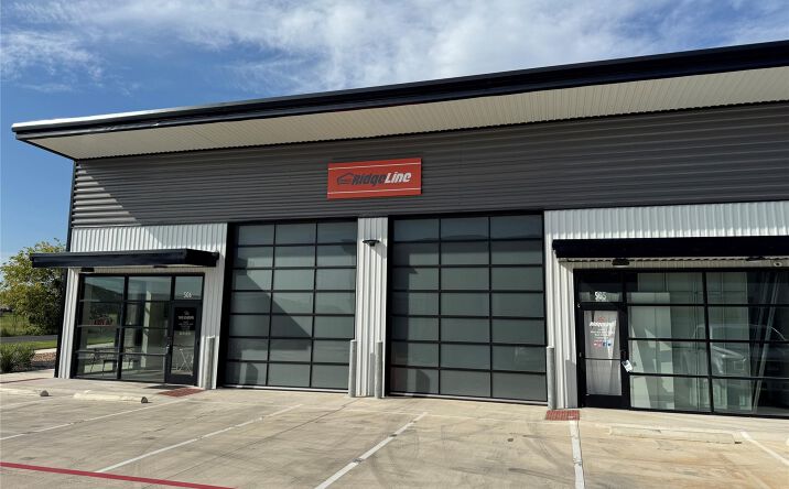 Pictures of Retail, Office, Industrial property located at 19832 Panther Dr, Pflugerville, TX 78660 for lease - image #1