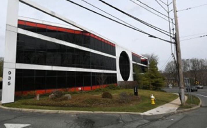 Pictures of Office property located at 935 Northern Blvd, Great Neck, NY 11021 for lease - image #1