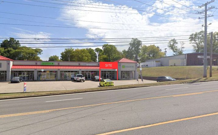 Pictures of Retail property located at 230 Dover Rd, Clarksville, TN 37042 for lease - image #1