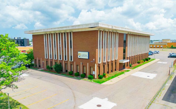 Pictures of Office property located at 20820 Greenfield Rd, Oak Park, MI 48237 for lease - image #1