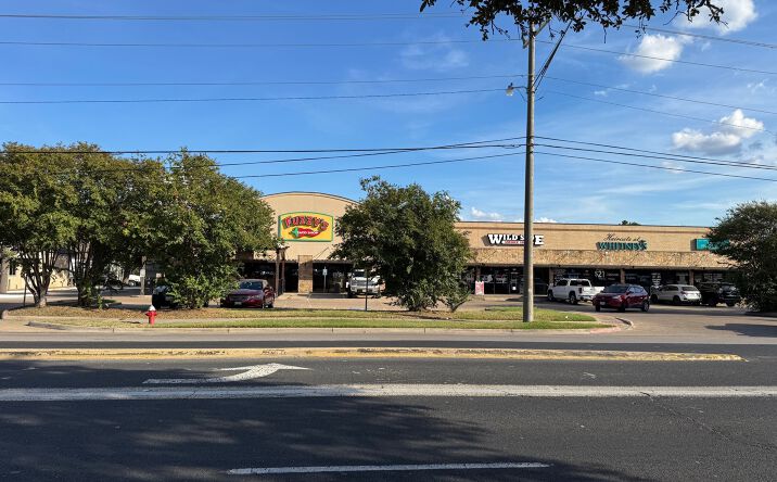 Pictures of Retail property located at 1712 Southwest Pkwy, College Station, TX 77840 for lease - image #1