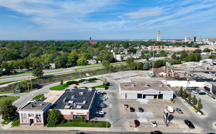 Pictures of Retail property located at 965 S 27th St, Lincoln, NE 68510 for lease - image #1