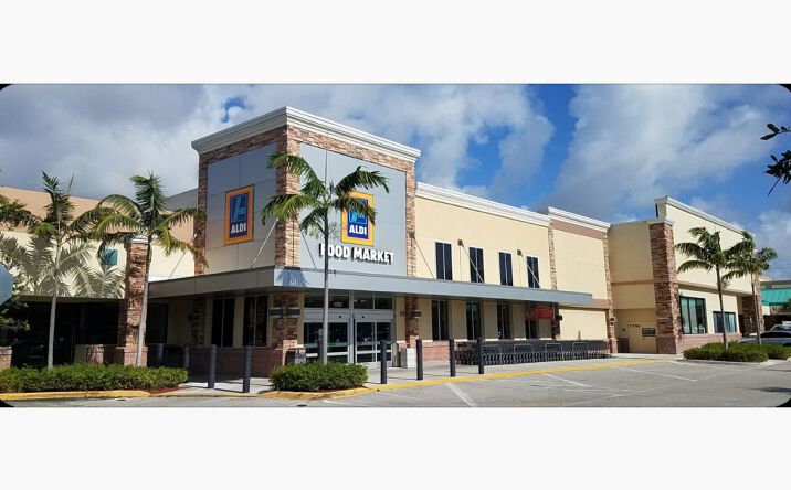 Pictures of Retail property located at 1701 E Commercial Blvd, Fort Lauderdale, FL 33334 for lease - image #1