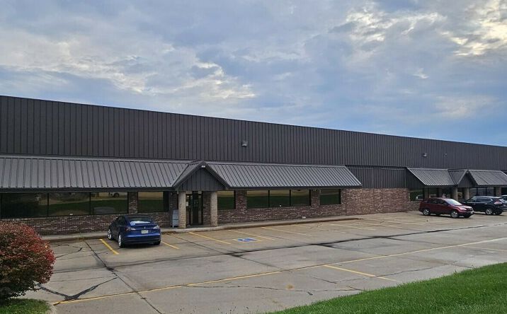 Pictures of Industrial property located at 8877 S 137th Cir, Omaha, NE 68138 for lease - image #1