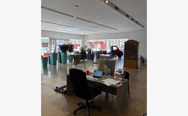 Pictures of Retail property located at 69930 CA-111, Rancho Mirage, CA 92270 for lease - image #1