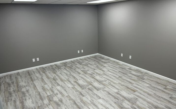 Pictures of Office, Retail property located at 960 53RD Street 1A & 1B, Davenport, IA 52807 for lease - image #1