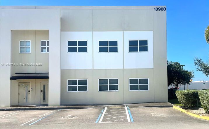 Pictures of Industrial property located at 10900 NW 21st # 250, Sweetwater, FL 33172 for lease - image #1