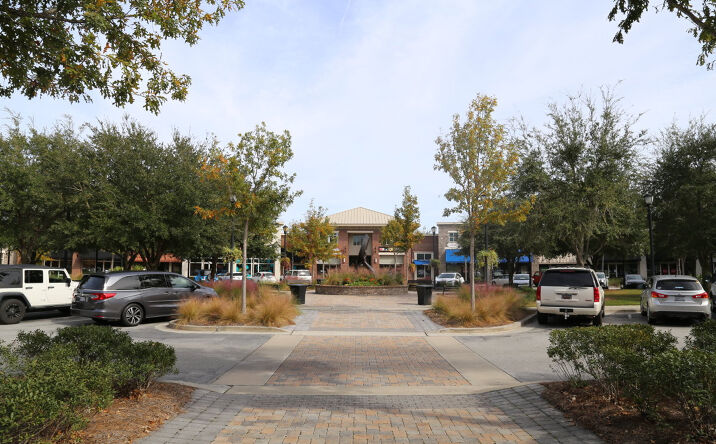 Pictures of Retail property located at 1169 Oakland Market Road #1169 Oakland Market, Mount Pleasant, SC 29466 for lease - image #1
