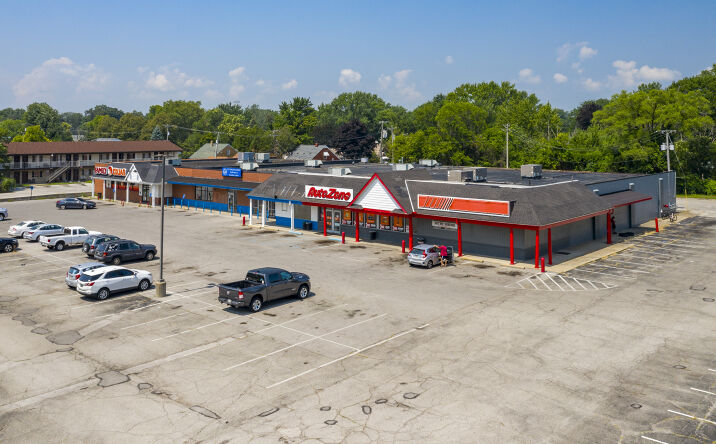 Pictures of Retail property located at 2936 W Sylvania Ave, Toledo, OH 43613 for lease - image #1