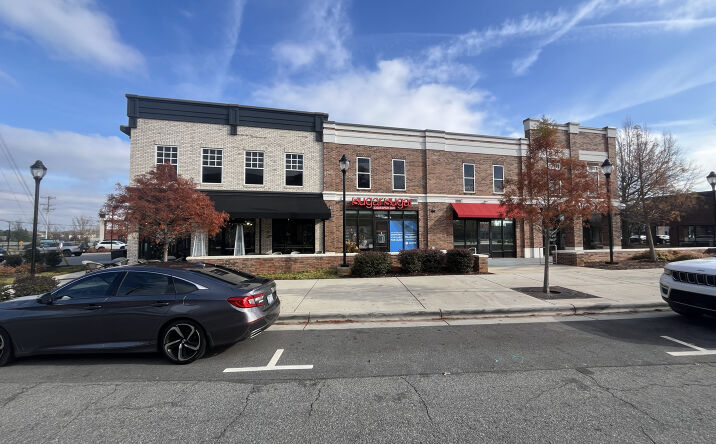 Pictures of Retail property located at 5823 Prosperity Crossing Dr, Charlotte, NC 28269 for lease - image #1