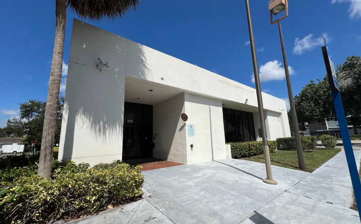Pictures of Retail, Special Purpose property located at 300 E Dania Beach Blvd, Dania Beach, FL 33004 for lease - image #1