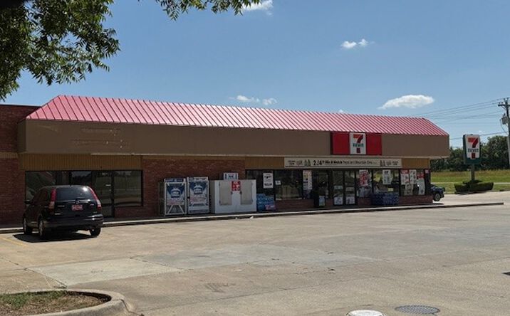 Pictures of Retail, Office property located at 1636 SW 134th St, Oklahoma City, OK 73170 for lease - image #1