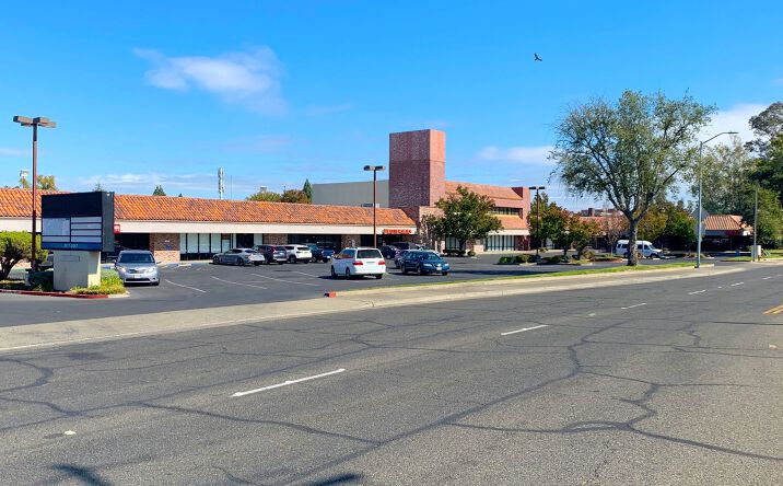 Pictures of Retail, Office property located at 2621 Alta Arden Expy, Sacramento, CA 95825 for lease - image #1