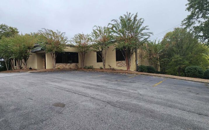 Pictures of Office property located at 517 Beacon Pkwy W, Birmingham, AL 35205 for lease - image #1