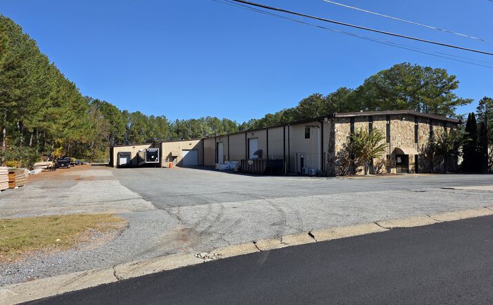 Pictures of Industrial property located at 318 Bell Park Dr, Woodstock, GA 30188 for lease - image #1