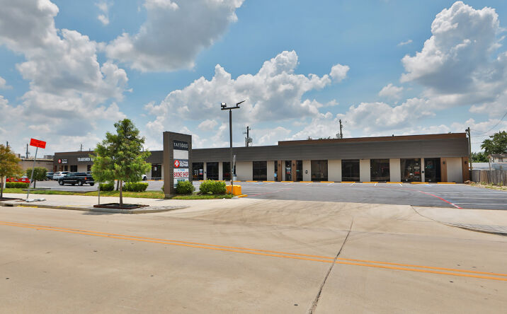 Pictures of Retail, Office property located at 724 W 19th St, Houston, TX 77008 for lease - image #1