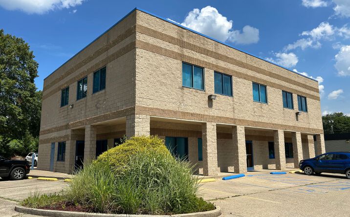 Pictures of Retail, Office property located at 5011 Teays Valley Road, Teays Valley, WV 25560 for lease - image #1