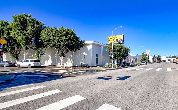 Pictures of Retail property located at 2685 S La Cienega Blvd, Los Angeles, CA 90034 for lease - image #1